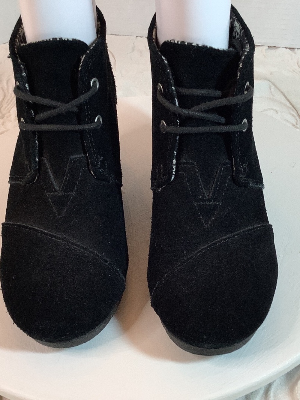 EUC Toms black suede wedge ankle boots sz, 6 - Picture 3 of 12